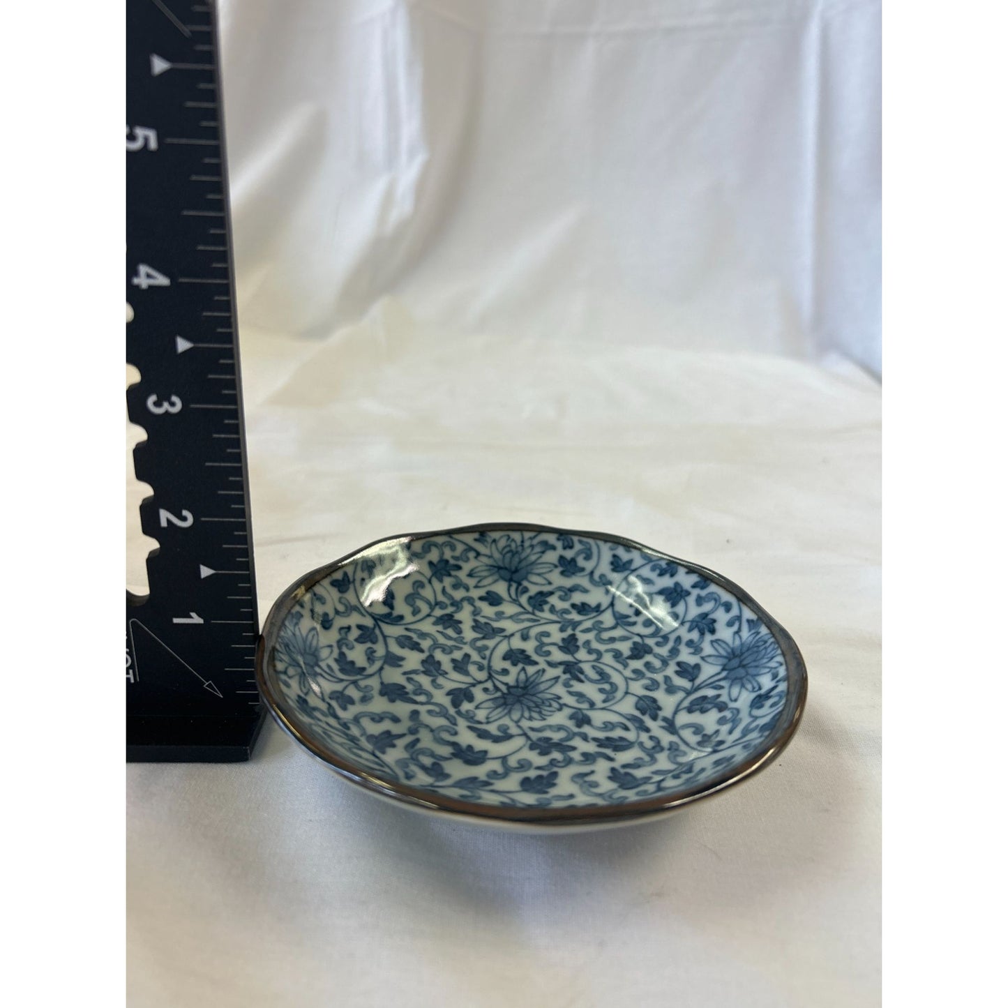 Blue & White Floral Porcelain Decorative Dish Plate 4.5" Diameter