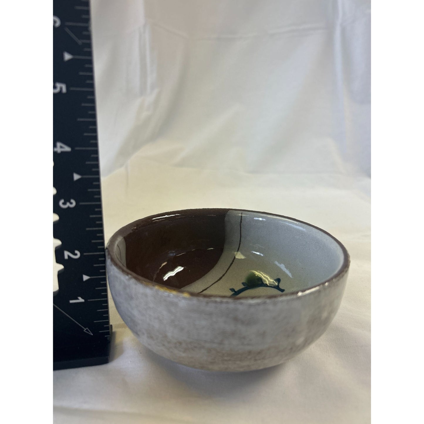 Handcrafted Ceramic Japanese Tea Bowl With Abstract Design & Glossy Finish - 4.5" Diameter