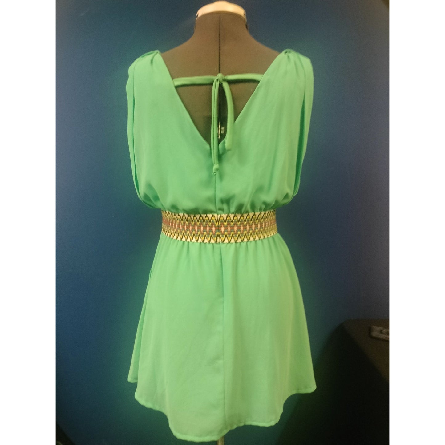 Green Sleeveless V-Neck Dress W/ Colorful Elastic Waistband & Back Tie Closure Womens Size M