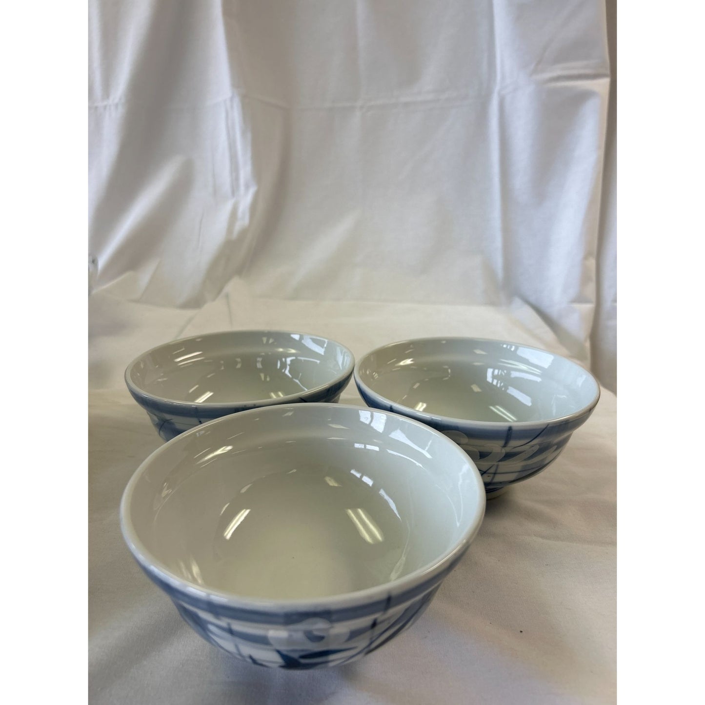 Set Of 3 Blue & White Ceramic Bowls With Abstract Pattern