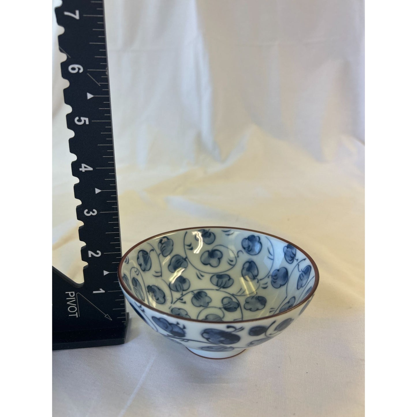 Vintage Blue & White Porcelain Mino Ware Japanese Rice Bowl With Floral Design