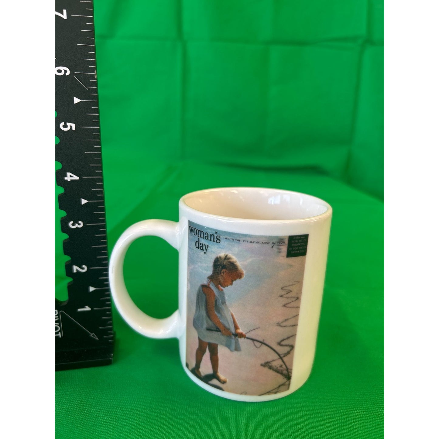 Womans Day Ceramic Coffee Mug With Vintage Artwork Design