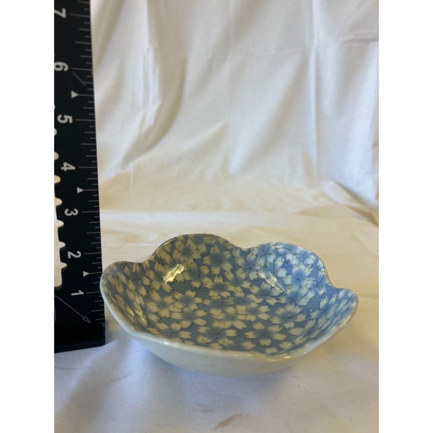 Blue & White Floral Ceramic Scalloped Bowl Decorative Trinket Dish 5"