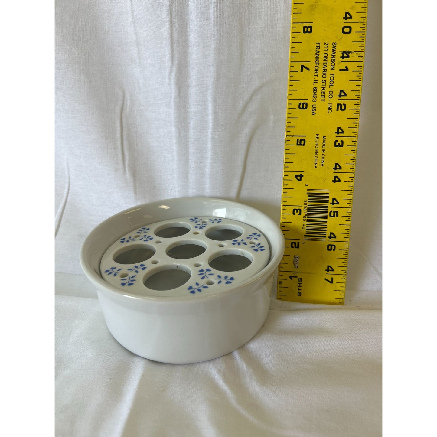 Vintage Ceramic Floral Flower Frog Vase Insert White & Blue Design