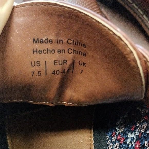 Steve Madden Brown Oxfords with Classic Design