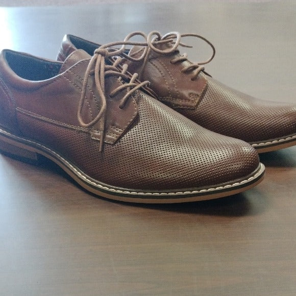 Steve Madden Brown Oxfords with Classic Design