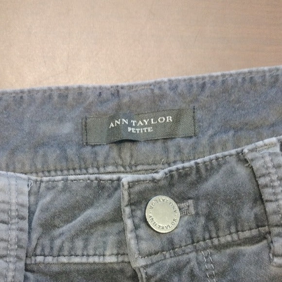 Ann Taylor Gray Skinny Jeans with Sleek Design