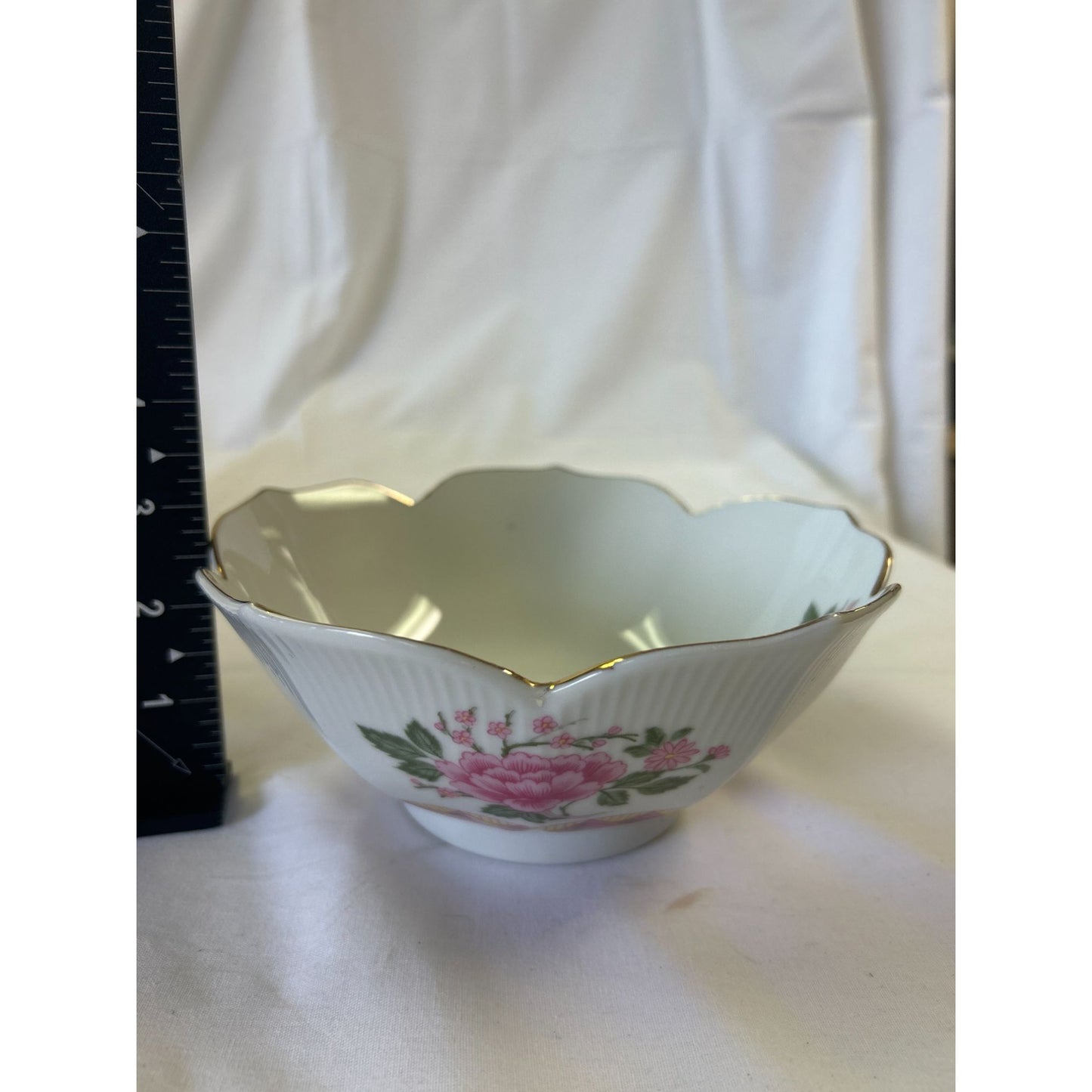 Mingei Japan Vintage Porcelain Floral Bowl With Gold Trim Scalloped Edge 5" Diameter