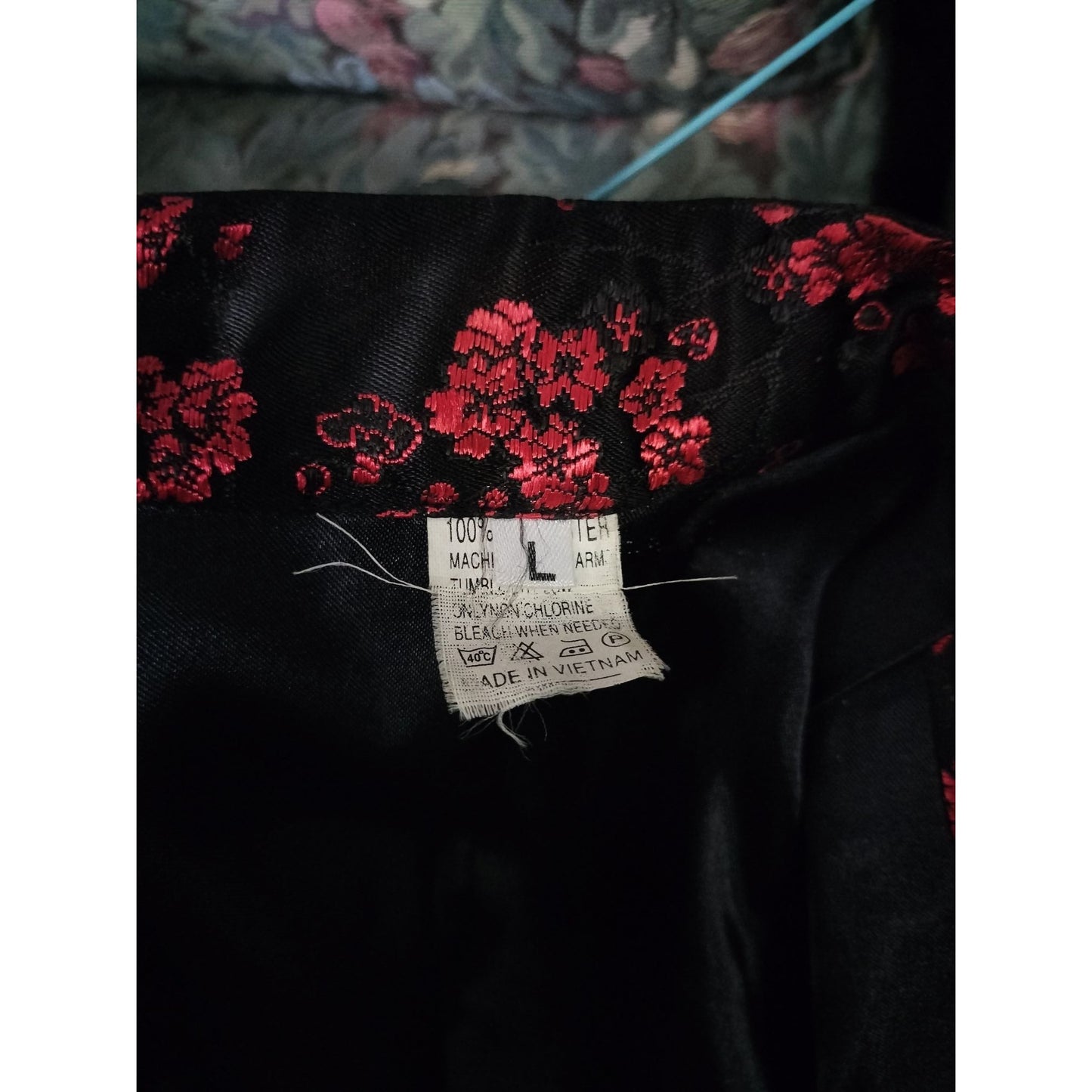 Vintage Asian-Inspired Black & Red Floral Satin Jacket With Frog Closures & Pockets Womens M