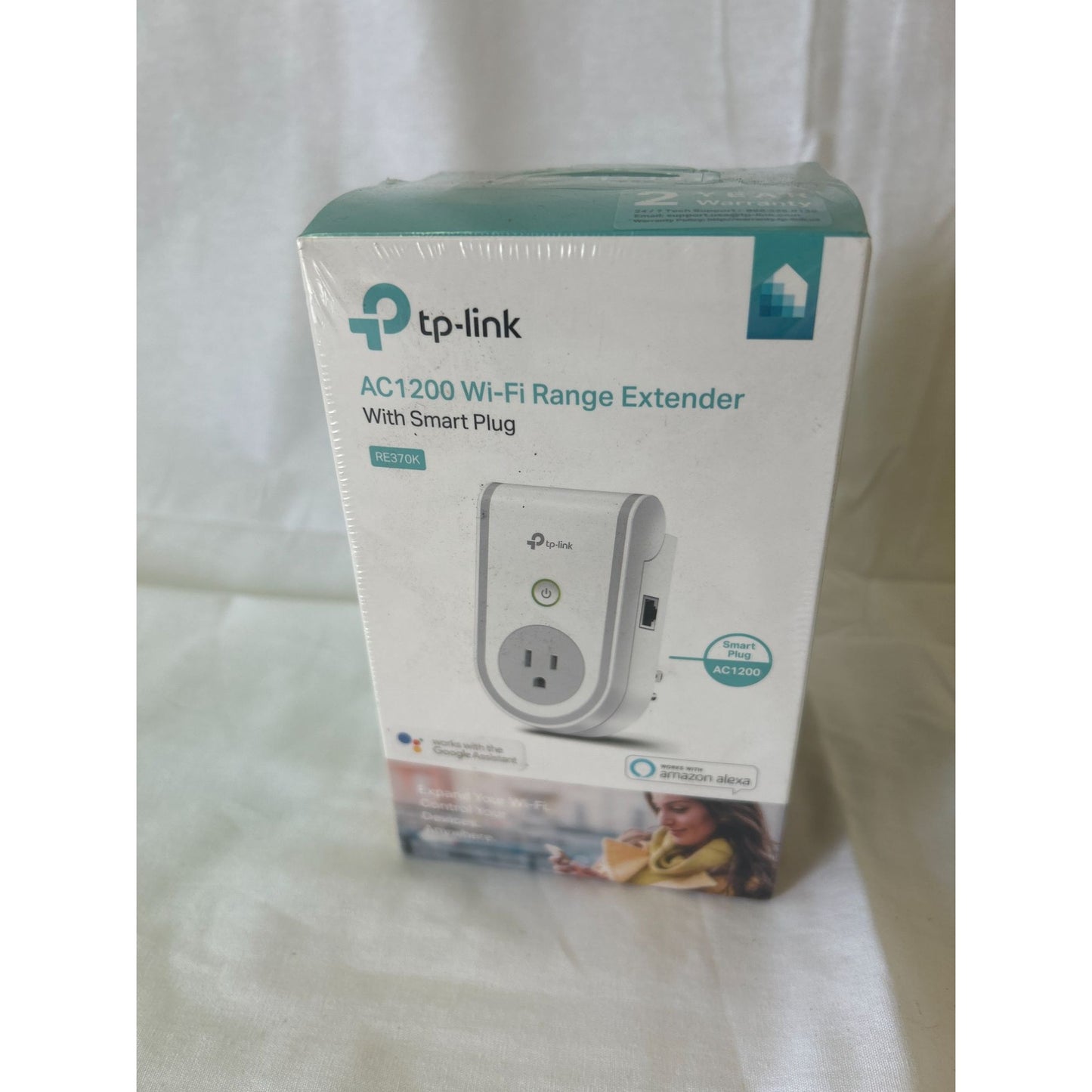 TP-Link AC1200 Wi-Fi Range Extender and Smart Plug