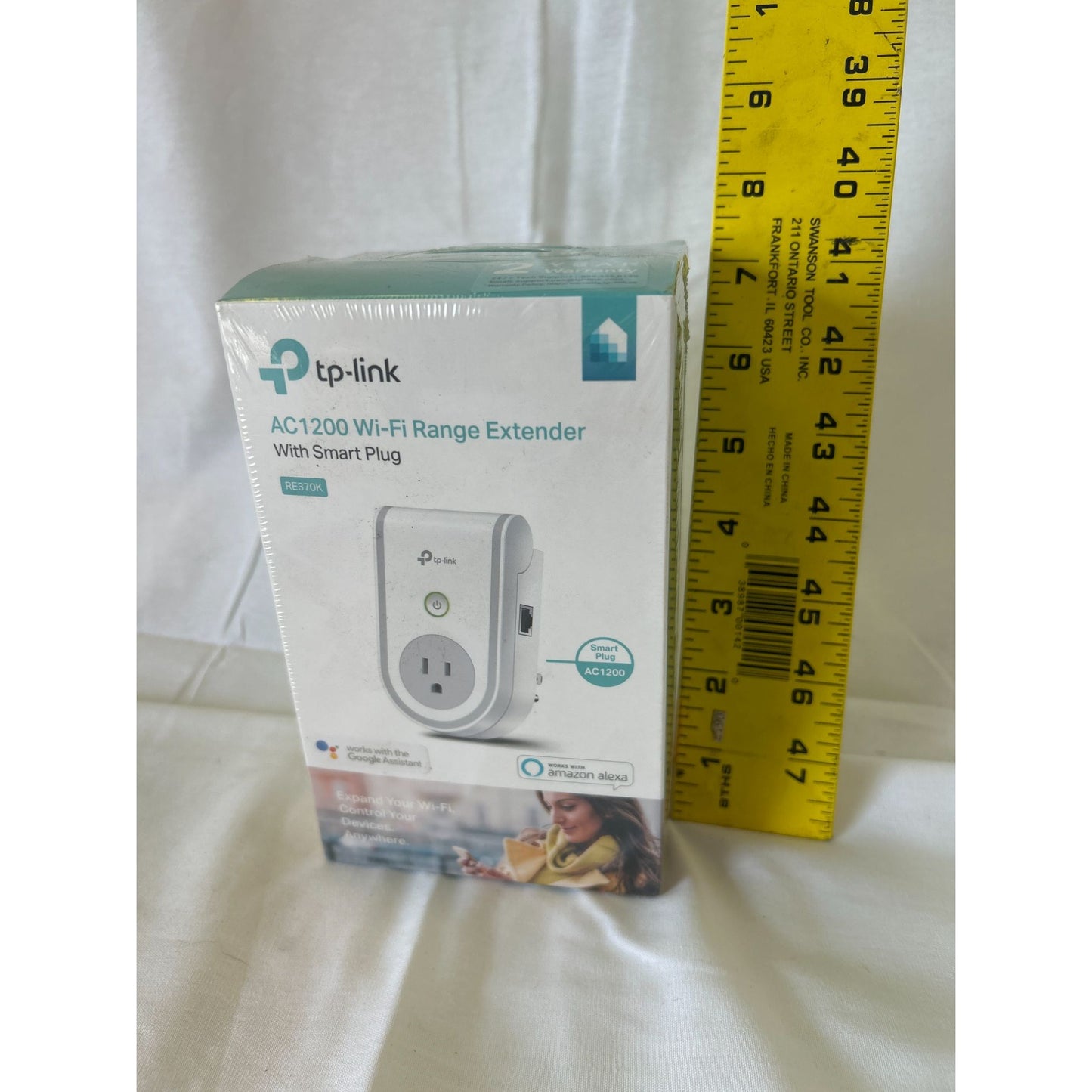TP-Link AC1200 Wi-Fi Range Extender and Smart Plug
