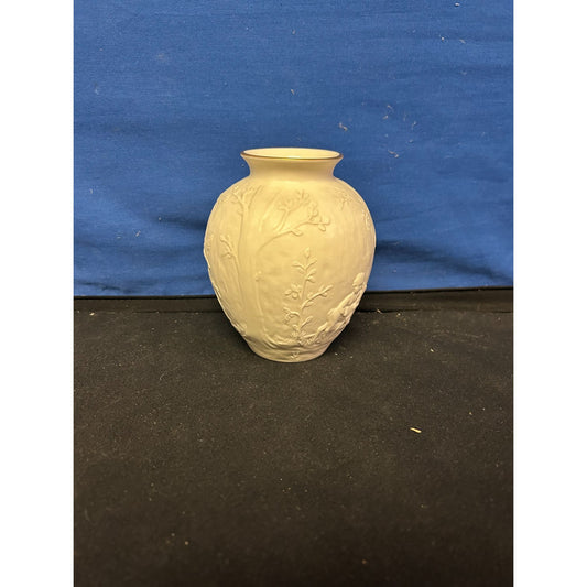 Lenox Heritage Collection Ivory Porcelain Floral Relief Vase 3.5" Home Décor