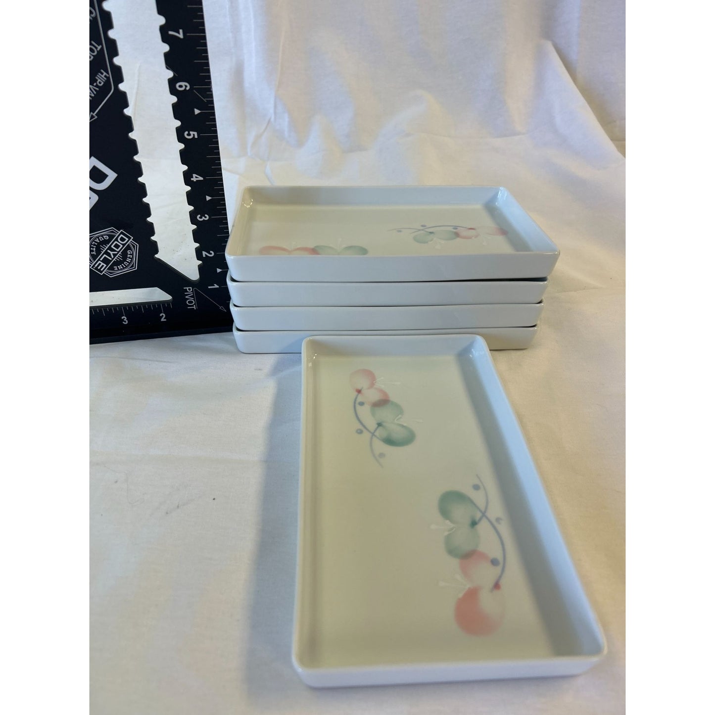 Set Of 5 Rectangular Ceramic Plates With Pastel Floral Design