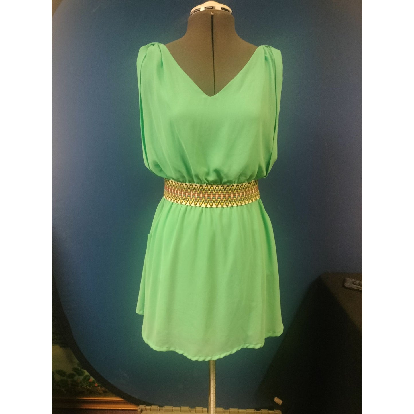 Green Sleeveless V-Neck Dress W/ Colorful Elastic Waistband & Back Tie Closure Womens Size M