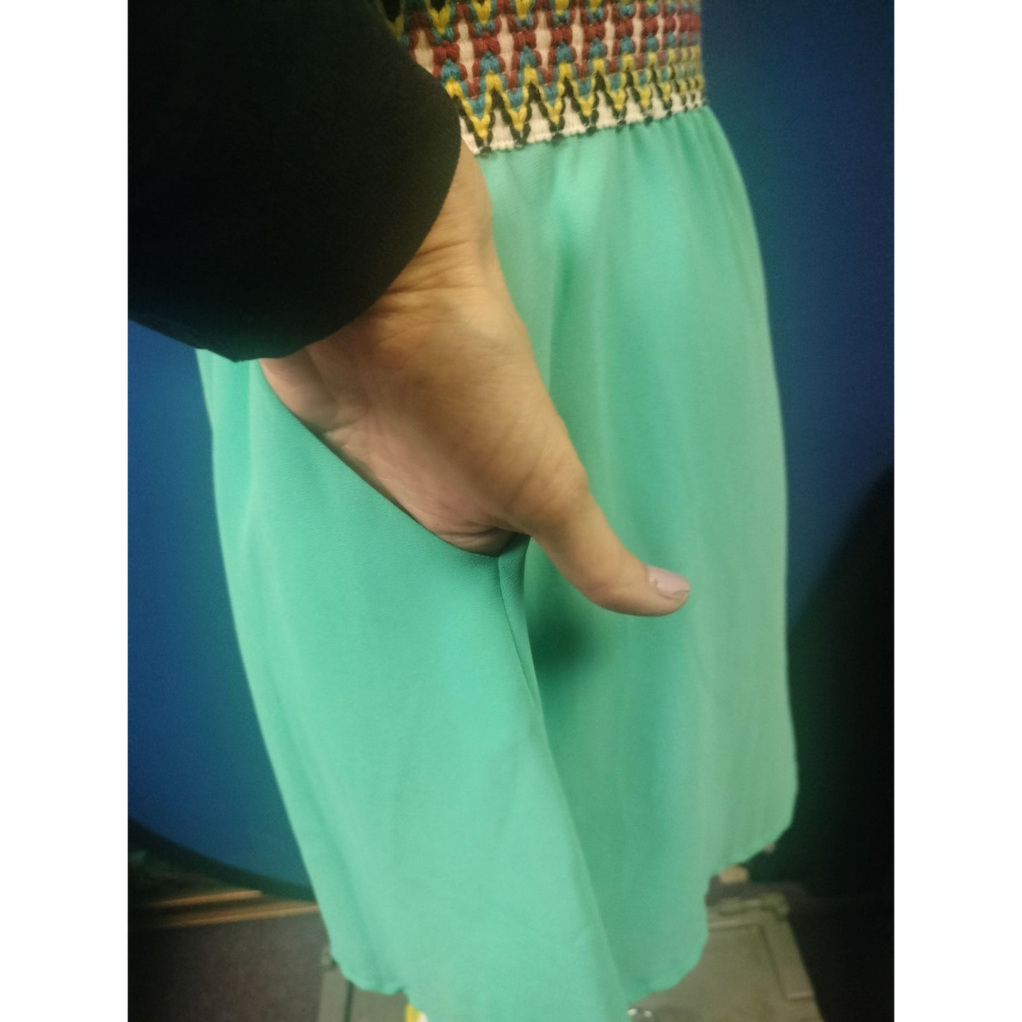 Green Sleeveless V-Neck Dress W/ Colorful Elastic Waistband & Back Tie Closure Womens Size M