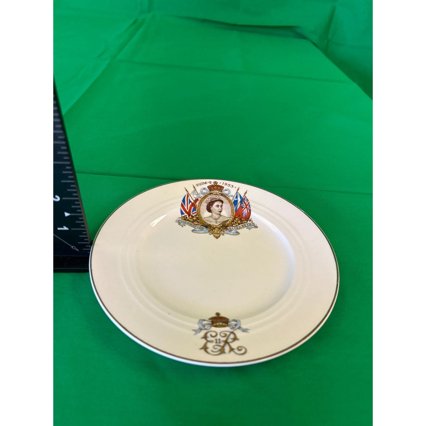 Queen Elizabeth II Coronation Commemorative Plate 1953 With Union Jack Flags & Royal Emblem